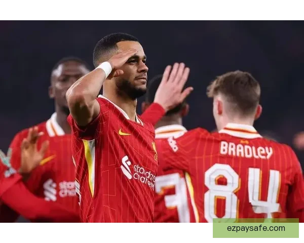 加克波拉起倒地科尔克茨利物浦球员赛后握手展现足球温度与尊重精神